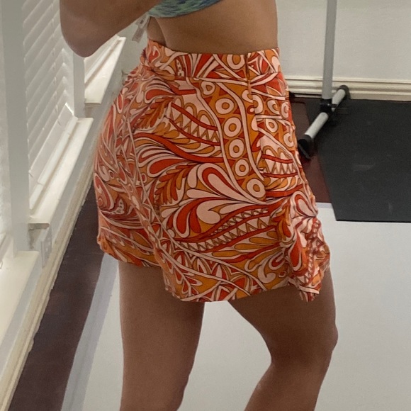 Express Skort - Picture 2 of 5